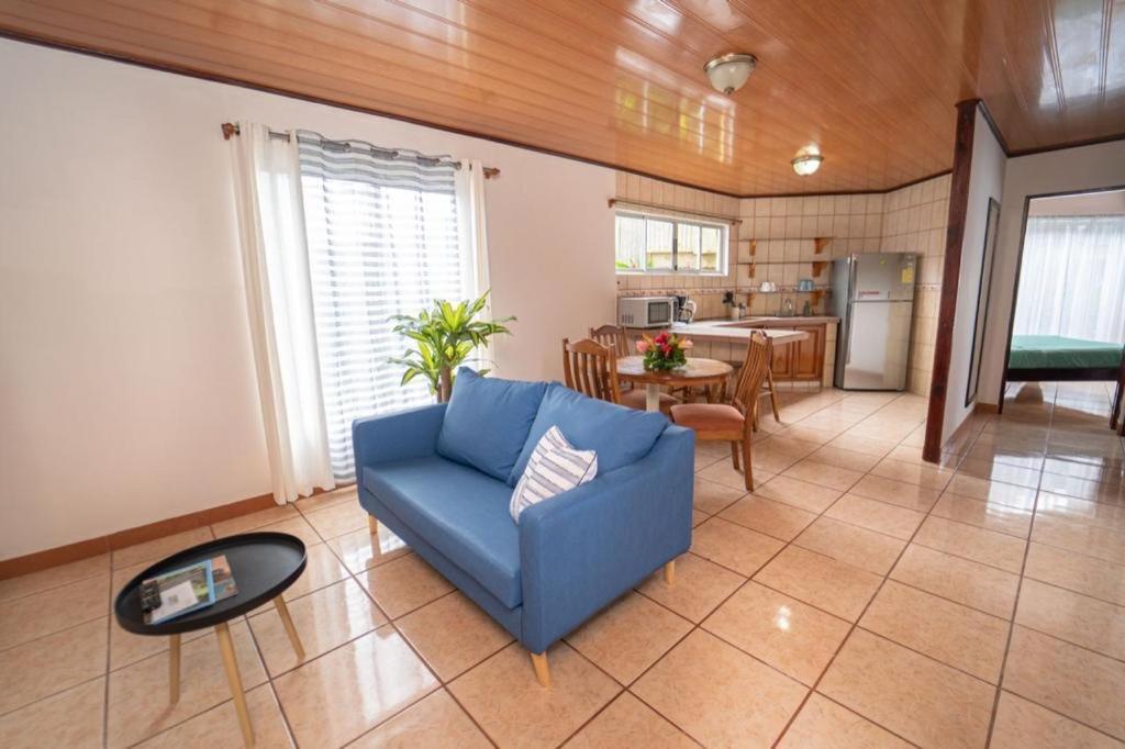 Apartamentos Cristal Quepos Esterno foto
